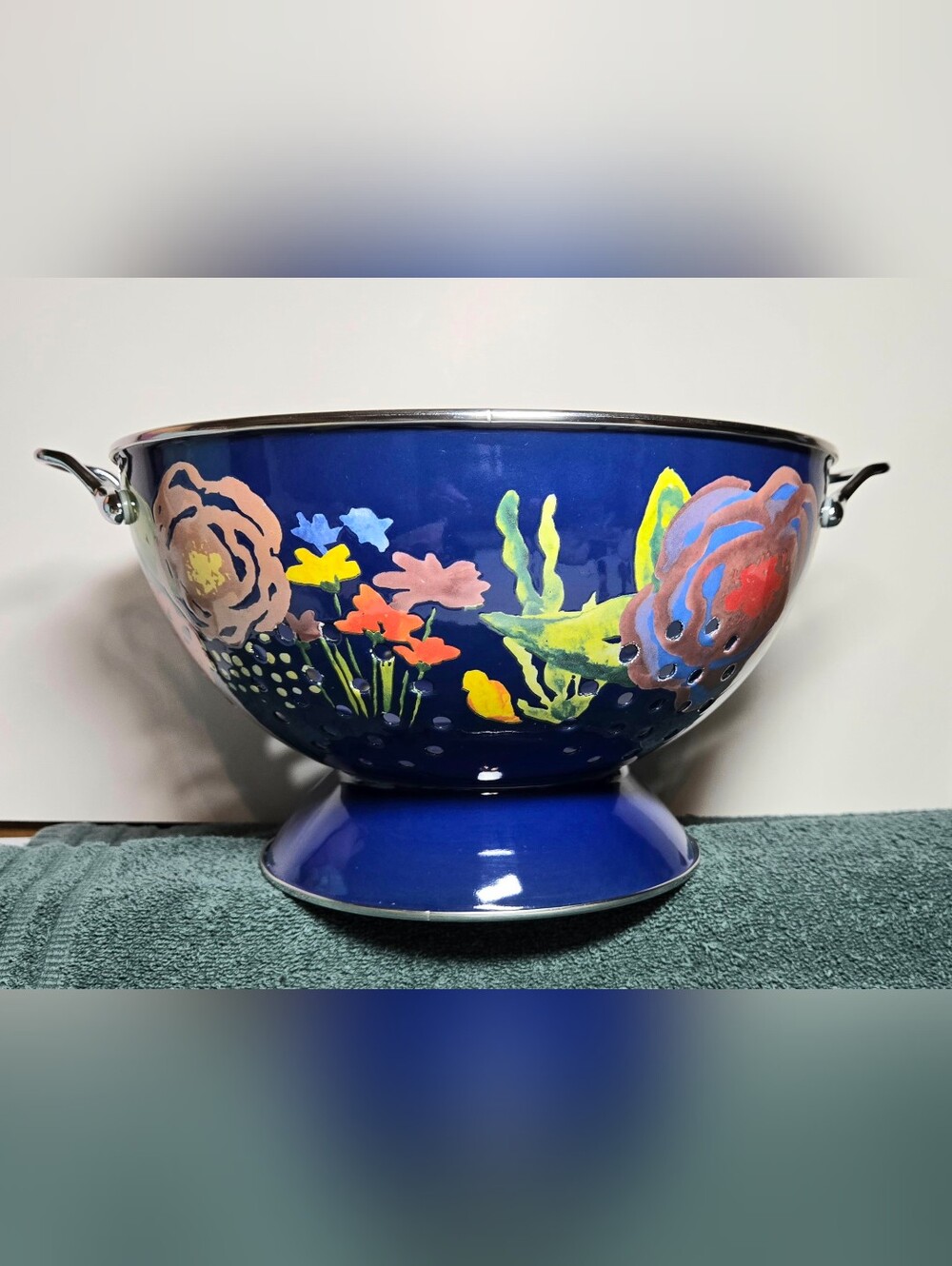 Pioneer Woman Celia Blue 5 Qt Enamel Floral Pedestal Colander